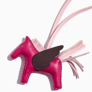 Hermès Pegasus PM in Framboise